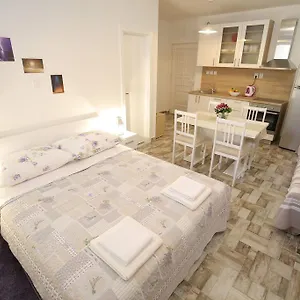 Laura Apartment